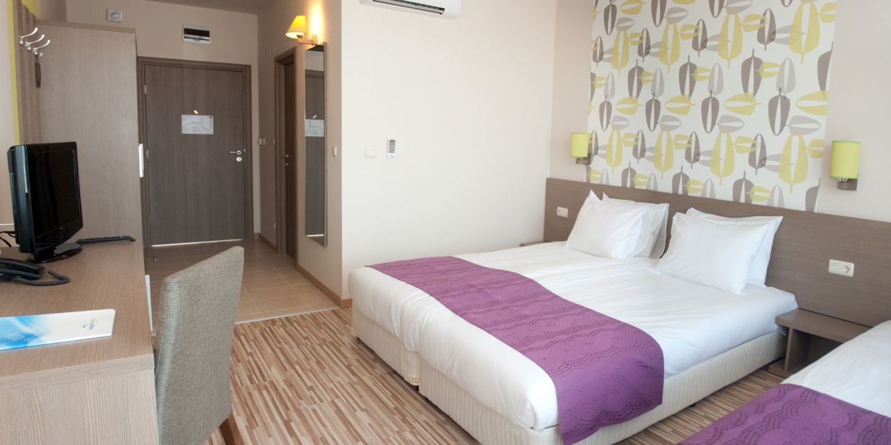 Hotel Aqua Nevis Club 4* Sunny Beach 