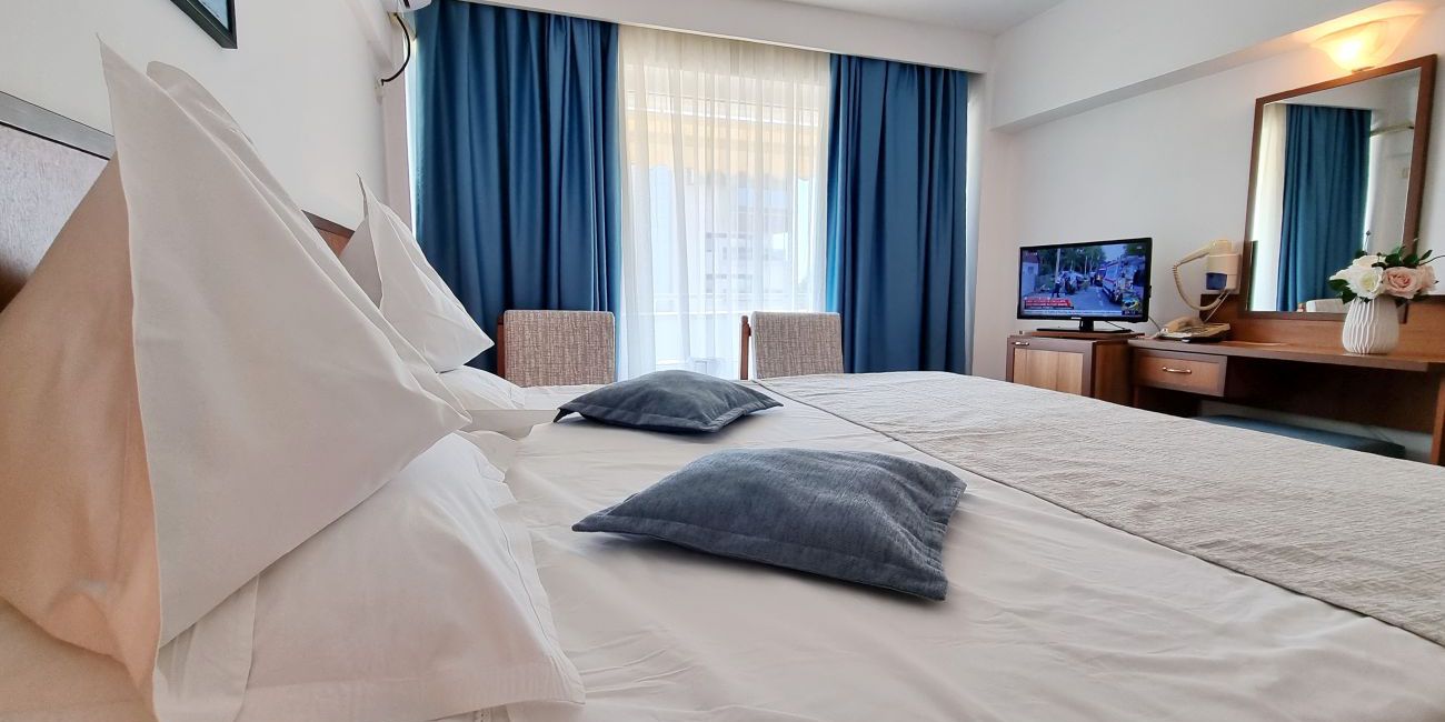 Hotel Condor 4*  Mamaia 