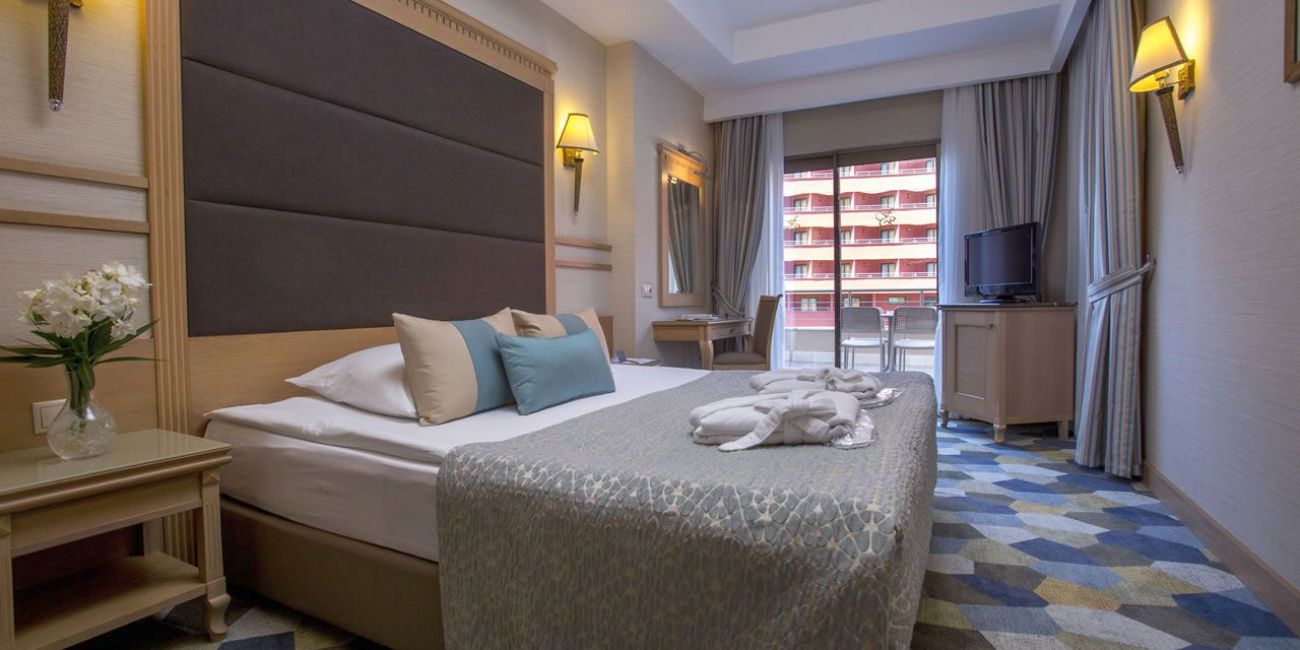 Hotel Fame Residence Lara 5*  Antalya - Lara 