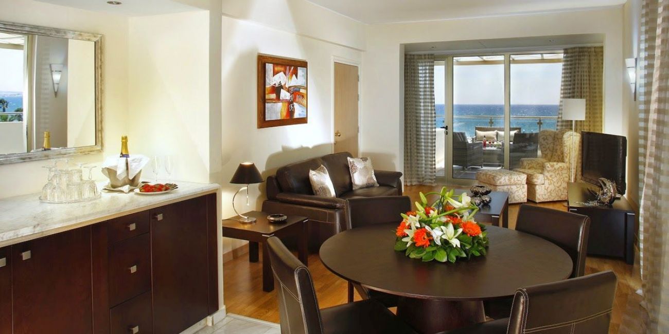 Hotel Golden Bay Beach Resort 5* Larnaca 