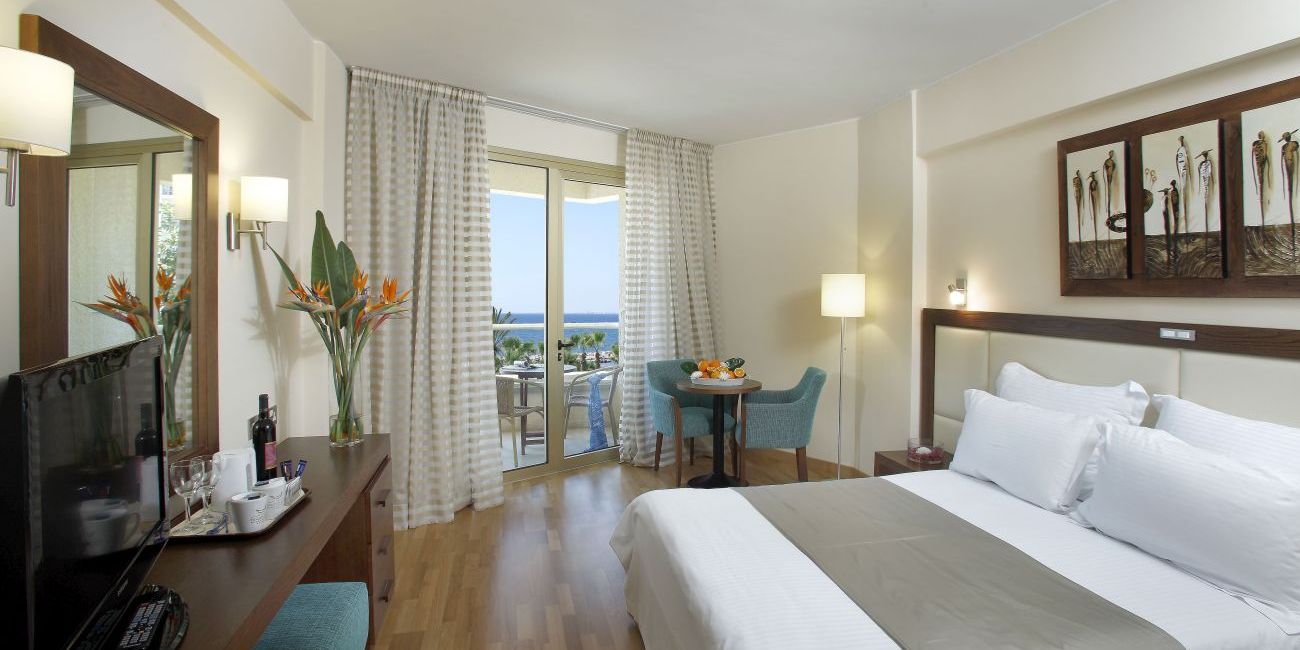 Hotel Golden Bay Beach Resort 5* Larnaca 