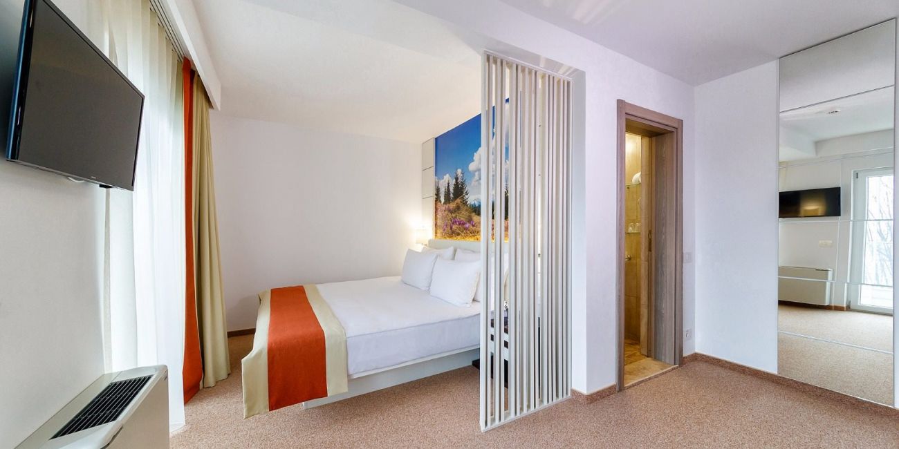 Hotel Mera Brise 4*  Mangalia 