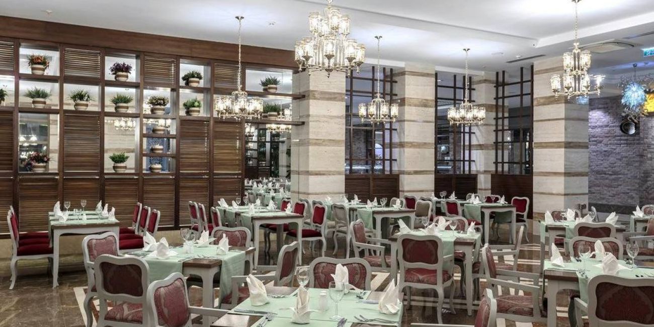 Hotel Sunis Efes Royal Palace Resort 5*  Kusadasi 