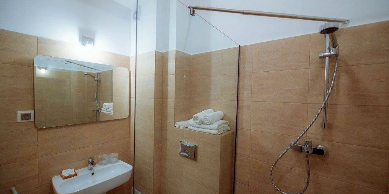 Q Hotel 3*  Neptun 