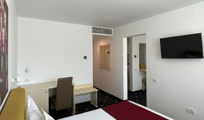 Imagine pentru Hotel Agora 3* valabile pentru Litoral 2025