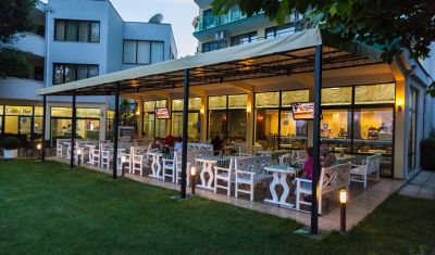Imagine pentru Hotel Slavyanski 3* valabile pentru Litoral 2025