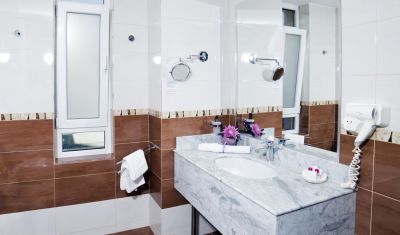 Imagine pentru Hotel Dorna 4* valabile pentru Paste  2025