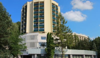 Oferta pentru Balneo 2025 Bradet Ensana Health Spa Hotel 4* - Masa + Odihna/Tratament