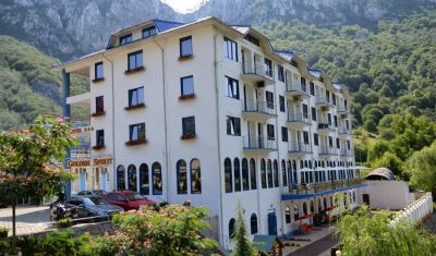 Oferta pentru Balneo 2025 Hotel Golden Spirit 3* - Mic Dejun/Mic Dejun + Tratament