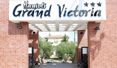 Oferta pentru Litoral 2025 Hotel Hanioti Grand Victoria 3* - Demipensiune
