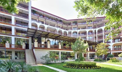 Oferta pentru Litoral 2025 Hotel Estreya Palace & Residence 4* - Mic Dejun/Demipensiune/All Inclusive