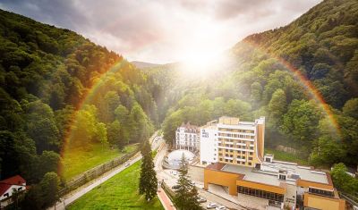 Oferta pentru Balneo 2025 Hotel Perla Slanic Moldova 4* - Demipensiune + Odihna/Tratament