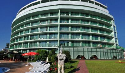 Oferta pentru Litoral 2025 Hotel Caesar Palace 4* - Demipensiune/All Inclusive 