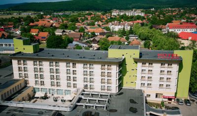 Oferta pentru Balneo 2025 Hotel Covasna/Cerbul 3* - Demipensiune + Odihna/Tratament