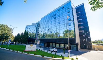 Oferta pentru Balneo 2025 Hotel Lotus Therm 5* - Demipensiune/Pensiune Completa + Tratament