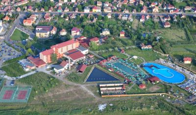 Oferta pentru Balneo 2025 Hotel Apollo Wellness Club 4* - Mic Dejun + Fisa Cont - Odihna/Tratament