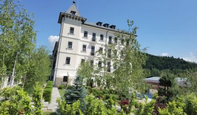 Oferta pentru Balneo 2025 Hotel Carolin 4* - Mic Dejun/Mic Dejun + Fisa Cont