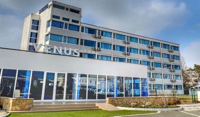Oferta pentru Litoral 2025 Hotel Venus 3* - Mic Dejun/Mic Dejun + Fisa Cont